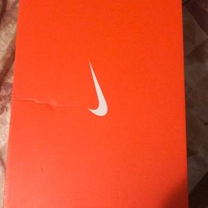 WMNS NIKE AIR BELLA TR